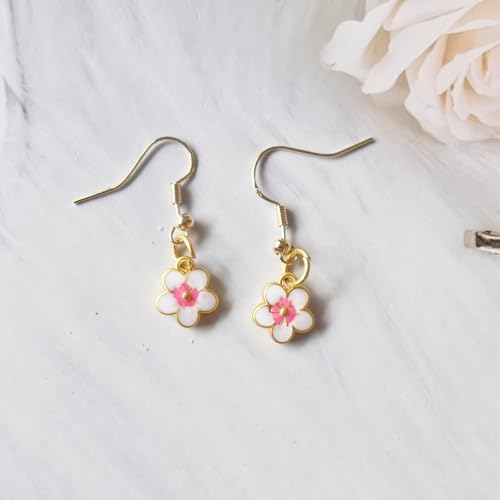 Xeahung 20 Pcs Double Sided Flower Charms Bulk for Jewelry Making Gold Flower Pendant for Bracelet Necklace Earrings Keychain DIY Crafts Crafting Christmas Birthday Gifts - color: White
