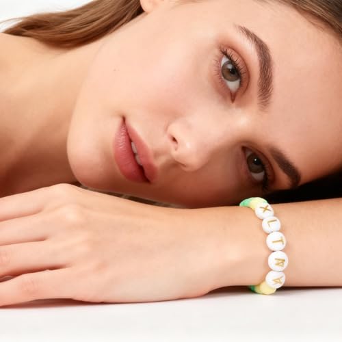 600Pcs Flat Round Vowel Letter Beads 7x4mm with Letter A E I O U Gold Letters White Acrylic Beads for Jewelry Making with Colorful Smiling Faces and Heart - color: Mixed Gold
