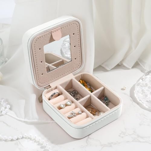 Flamingo Gifts for Girls Women Just A Girl Who Loves Flamingos Portable Jewelry Case Flamingo Lover Birthday Gifts Christmas Gift Mini Jewelry Box Travel for Daughter Sister Easter Graduation Gift - color: Just A Girl Who Loves Flamingos