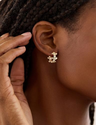 Mameloly Flower Earrings for Women Dainty 14K Gold Plated White Freshwater Pearl Stud Earrings Hypoallergenic - color: Lilac