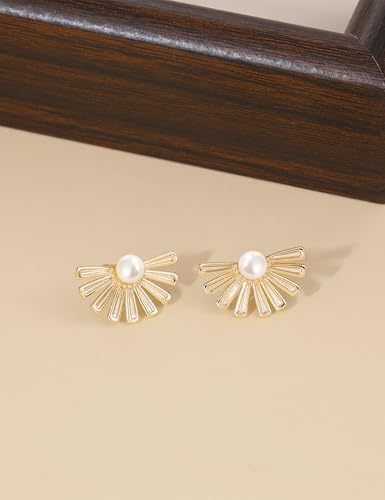 Mameloly Flower Earrings for Women Dainty 14K Gold Plated White Freshwater Pearl Stud Earrings Hypoallergenic - color: Daisy