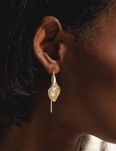 Mameloly Flower Earrings for Women Dainty 14K Gold Plated White Freshwater Pearl Stud Earrings Hypoallergenic - color: Calla Lily