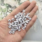 Amaney Letter Beads F 100pcs 7x4mm White Round Acrylic Black Alphabet for Bracelet Jewelry Making - color: F