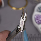 The Beadsmith Simply Modern Bent Chain Nose Pliers, 4.5 inches (114mm) with polished steel head, PVC grip handles and double-leaf springs, tool for jewelry making