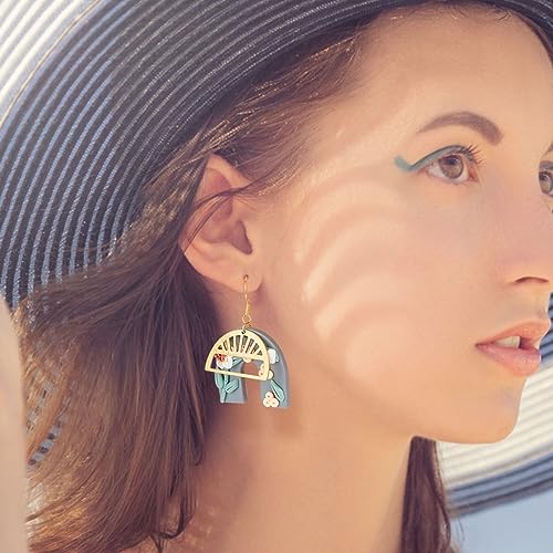 BENECREAT 16Pcs 2 Style Hollow Brass Pendants, Golden Half Round Charm for DIY Craft Jewelry Pendants Making, Hole: 1.2~1.4mm, 8pcs/Style - color: Golden Half Round