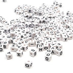 MELIUS 252Pcs 10x10mm Acrylic Large Letter Beads, Square Big Alphabet Paracord Beads for Jewelry Making, DIY Necklaces Collars, Key Chains, Bracelets (White)