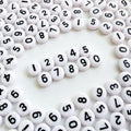 Amaney 500pcs White Acrylic Number Beads 7x4mm Mixed Number Beads Acrylic Plastic Round Shape Loose Beads - color: White, size: 7x4mm