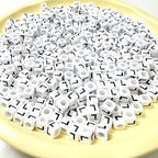 500Pcs Square White Letter Beads L 6X6mm Individual Cube Alphabet Beads for Friendship Bracelets Making - color: Square - L
