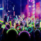 SHQDD 500 Glow Sticks Bulk Party Pack, 8” Neon Glow Sticks, DIY Glowsticks with Connectors Bracelets & Necklaces, Glow in the Dark Party Supplies for Kids, Adults, Parties, Halloween & New Year - style: 500PCS
