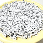 500Pcs Vowel Letter Beads O 6X6mm Single Cube Alphabet Beads for Friendship Bracelets Making - color: Square - O