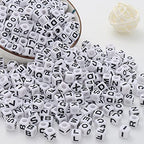 7 * 7mm Black and White Acrylic Square Letter Beads White Cube Alphabet Beads Black Letter A-Z Mixed Plastic Loose Beads for Friendship Jewelry Making DIY Crafts Birthday Gifts - color: white-black(7mm)
