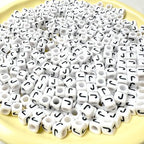 500Pcs Square Loose Letter Beads J 6X6mm Individual Large Hole Alphabet Beads for Friendship Bracelets Making - color: Square - J