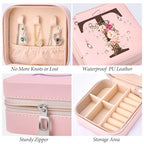 Inngeroo Mom Gifts for Women from Daughter Son, Travel Jewelry Case Box Organizer Personalized Gifts for Mom Wife Women, Gift for Friend Sister Grandma Aunt, Initial T - style: T