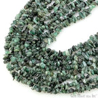 GM GemMartUSA Emerald Natural Raw Chip Beads Strands | Semi-Precious | AAA+ Quality 1 Strand 34” | DIY Bracelet Jewelry Making, Healing Crystal Craft| 4-6mm - Green-Color Gemstones (CHEM-70001) - color: Emerald (CHEM-70001)